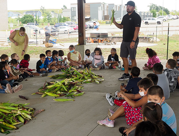 1-IndianCornHarvestChildren08-26_0016